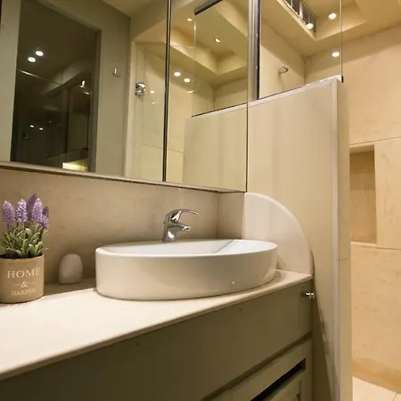 Plaka360 Apartamento *